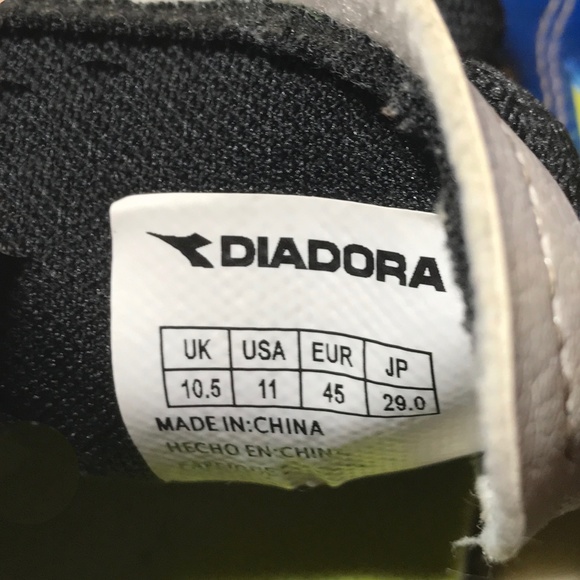 DIADORA SOCCER CLEATS SIZE 11 - Picture 4 of 4